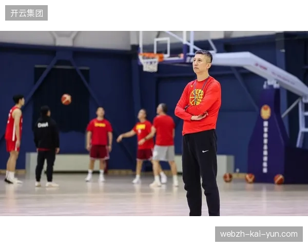 男篮集训名单更新,主帅郭士强重点提拔徐昕等在俱乐部出场时间有限的年轻内线 男篮集训名单更新,主帅郭士强重点提拔徐昕等在俱乐部出场时间有限的年轻内线